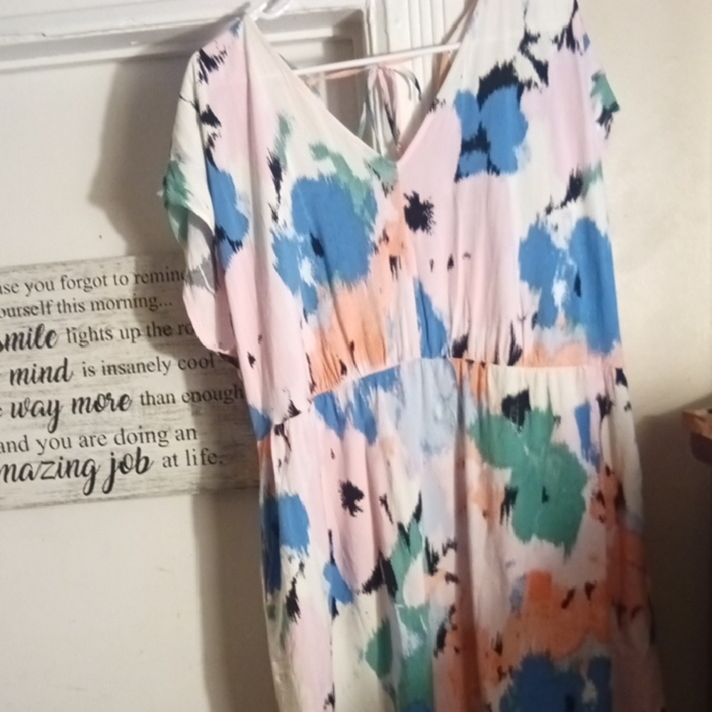 Floral V-Neck Dress NWOT Plus Size